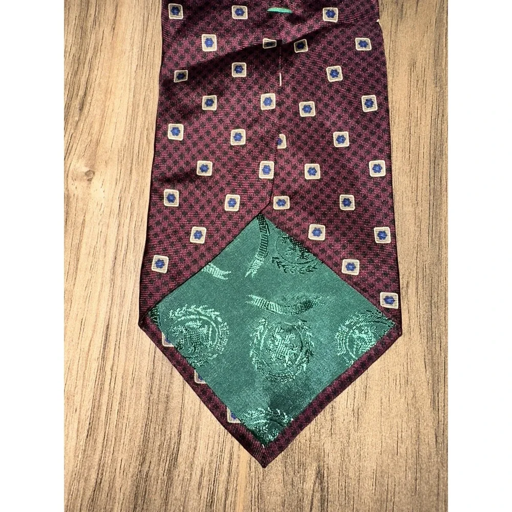 Tommy Hilfiger good used